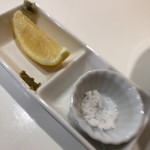 らあめん サンド - 薬味と一緒に登場です！