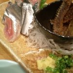 Sushi Yuuraku - 秋刀魚の刺身（骨せんべい付）