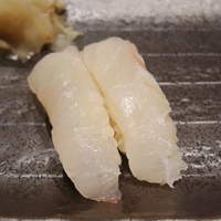 すし京辰 恵比寿店 - 左平目、右鯛