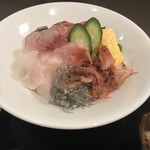 Odawara Uminosachi Yamanomegumi Ajinouotaka - 小田原海鮮丼