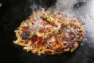 h Okonomiyaki Tengoku Micchan Chi - みっちゃん焼き（ミックス）６５０円