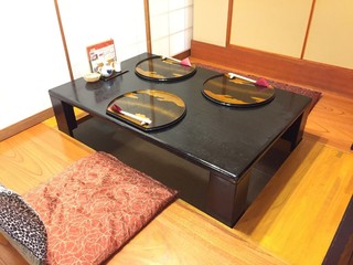 sushikappoukimpei - 掘りごたつ式の席