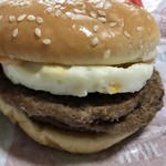 マクドナルド - パティ3枚＊写真ではよく分からん