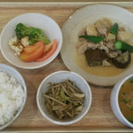 福岡薬院 タニタ食堂 - オクラとなすの肉みそ炒め