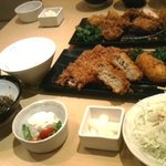 新宿さぼてん - 選べる定食（ごはん、麦ごはん、キャベツのおかわり自由）