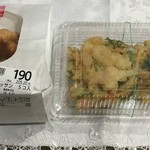 ライフ - 一階の小麦の郷のクロワッサンとその奥のお総菜コーナー(独身者は地下まで行かずに済みます)