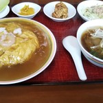 中華料理　八洲楼 - したたる餡。皿だからねぇ～(笑)