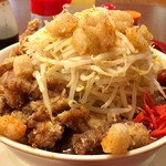 ジャンキーモンキーJr. - 揚げMomジャンク 880円 (野菜・背脂マシマシ)