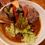 香食楽 - かくらカレー（薬飯）、トッピングは揚げ野菜とチキン1900円