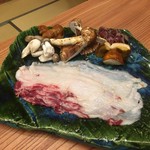 柚木元 - 今年の熊茸鍋は松茸入りで茸五種