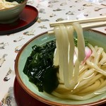 すずめ庵 - 冷だけど硬すぎず押し返すような弾力と粘りコシがあります。