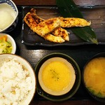 すみび和くら - サーモンハラス定食
