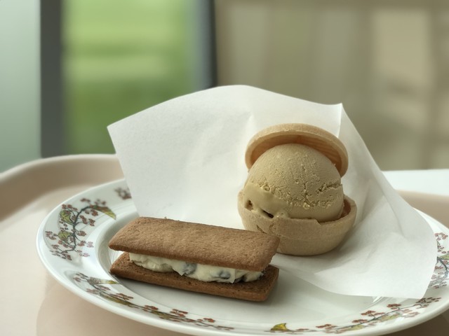 出来立てのバターサンドをすぐ戴く幸せ By 超力招来 六花の森 ロッカノモリ 中札内村その他 洋食 食べログ