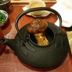 蓬左茶寮 - 松茸ドカンと一本 ひつまぶしの出汁