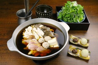 h Kannonzaka Torikou - 炙り大山鶏と旬茸のセリ鍋