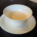 フレンチレストラン 蔦の葉 - じゃがいものスープ