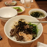 文花苑 - ビビンバ(700円）