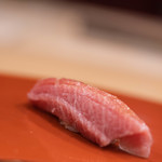 三笠鮨 - 四十貫卅百匁（≒160kg）陸州（むつ）大間（おほま）の鮪（しび）肥肉（あぶらみ）