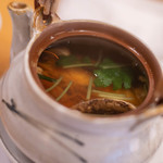 三笠鮨 - 松茸（まつたけ）と車鰕（くるまえび）の土瓶蒸（どびんむし）