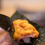 三笠鮨 - 蝦夷馬糞海膽（えぞばふんうに）＋（おほま）の鮪（しび）