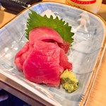 すみれ - まぐろ切り落とし600円