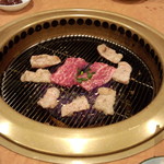 文花苑 - 無煙ロースターで焼きます