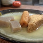 大八 - こんにゃく、ごぼてん、厚揚げ