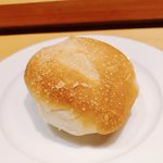 ラ キュイジーヌ ド カワムラ - 自家製パン様