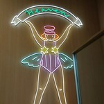 ピエール・エルメ・パリ - マカロンベイビーが迎えてくれます！（2階）