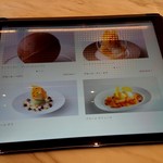 ピエール・エルメ・パリ - メニューは。iPad（２階）