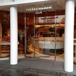 ピエール・エルメ・パリ - 外観