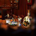 名曲・珈琲 麦 - テーブルの上は煌びやか。