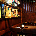 名曲・珈琲 麦 - 奥のテーブルに座りました。