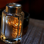 名曲・珈琲 麦 - 塩の入れ物が懐かしい感じ。