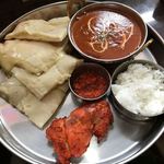 プジャ - チーズナンセット1099円（税込）　※結構、色々入ってます