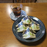 市川屋珈琲 - 季節のフルーツサンド：マスカットとピオーネ＆アイスコーヒー1