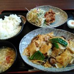 悦悦飯店 - 辣炒干豆腐 定食（ランチメニュー）