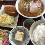 もつ煮屋 日の出食堂 - Bランチ 1000円