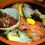 一代目 - マグロのユッケが旨い刺身盛り
                                