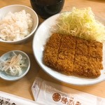 勝烈庵 - カツレツ定食  ご飯とキャベツはおかわり自由