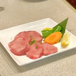 焼肉苑 - 生タン 2,200円