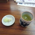 博多 喜庵 - 注文すると愛想の良いお店の方がお茶を持って来てくれたので一息・・・・・