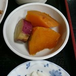 まさみ食堂 - この日の小鉢はかぼちゃとさつまいもの煮物