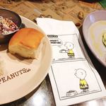 PEANUTS Cafe - 