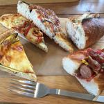 手作りハムとパンの店 こぶたのしっぽ - イートインでいろいろ