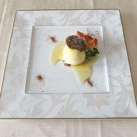 山手十番館 レストラン＆カフェ - バニラアイスに柑橘系のソースとセサミクッキー
