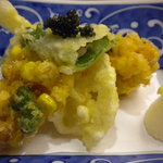 赤沢温泉ホテル - 赤沢会席　揚げ物　とうもろこしと枝豆のかき揚げ　ランプフィッシュ　芝海老大葉包み揚げ