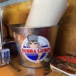 Bubba Gump Shrimp Company - 海老のキャラクターよりもペーパータオルがそのまんまで凄い！！！