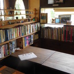 カフェウィンディー - 図書室の様な客席