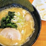 貴壱家 - 濃厚豚骨麺（醤油）＋ライス